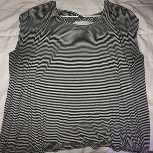 American Eagle peekaboo top